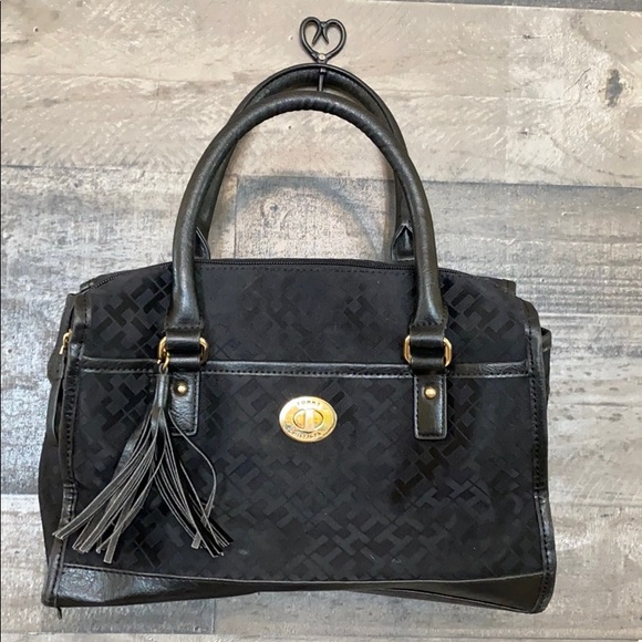 Tommy Hilfiger Handbags - Nice Black Tommy Hilfiger Purse